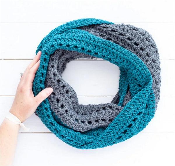 Color-blocked Infinity Scarf