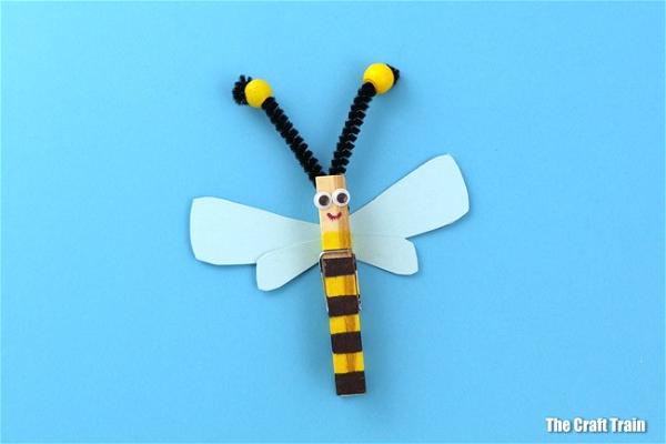 Easy Clothespin Bee Craft