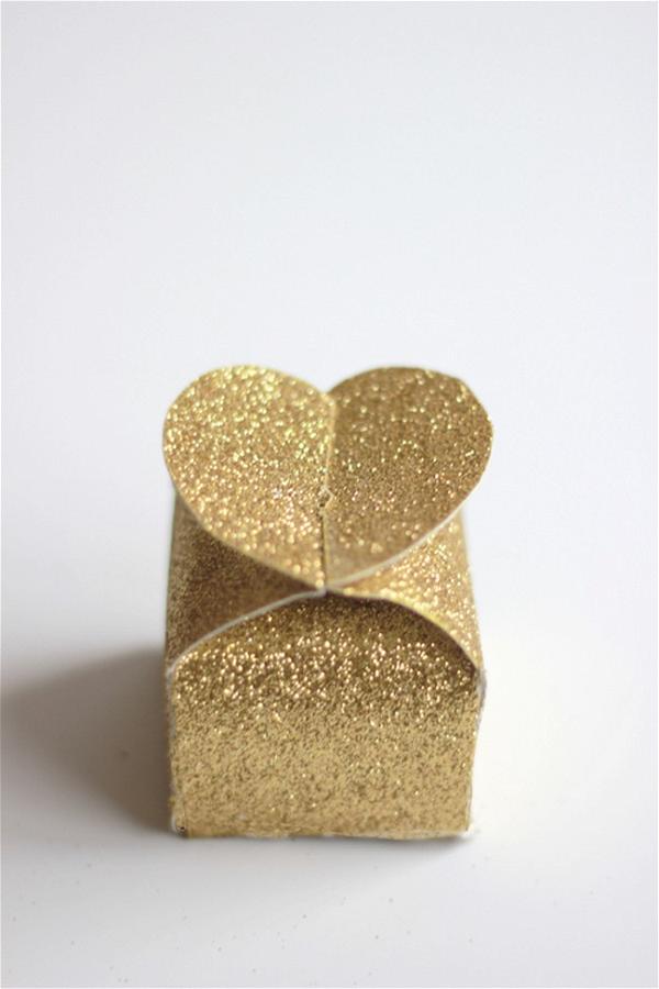 How To Make Glitter Valentine’s Heart Boxes
