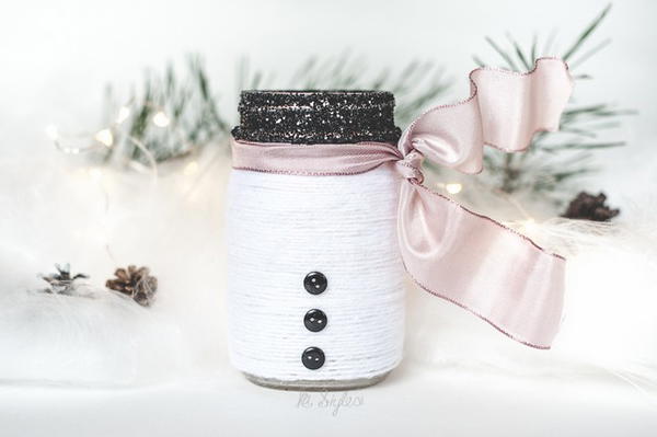 Yarn Snowman Mason Jar Luminary