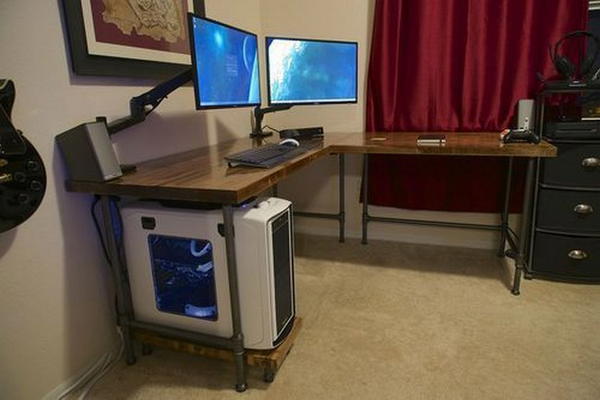 Custom DIY Pipe L Desk