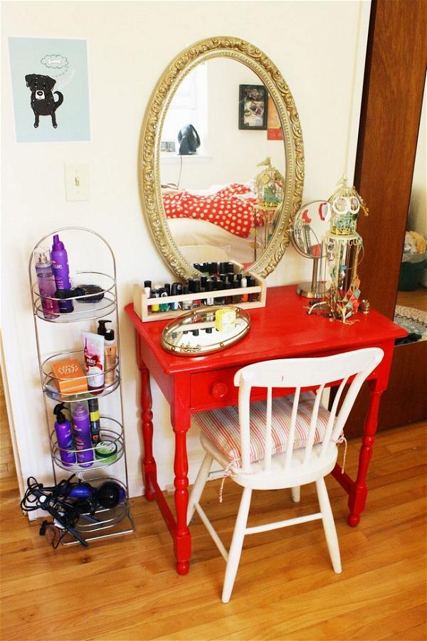 DIY Apartment-Sized Vanity Table