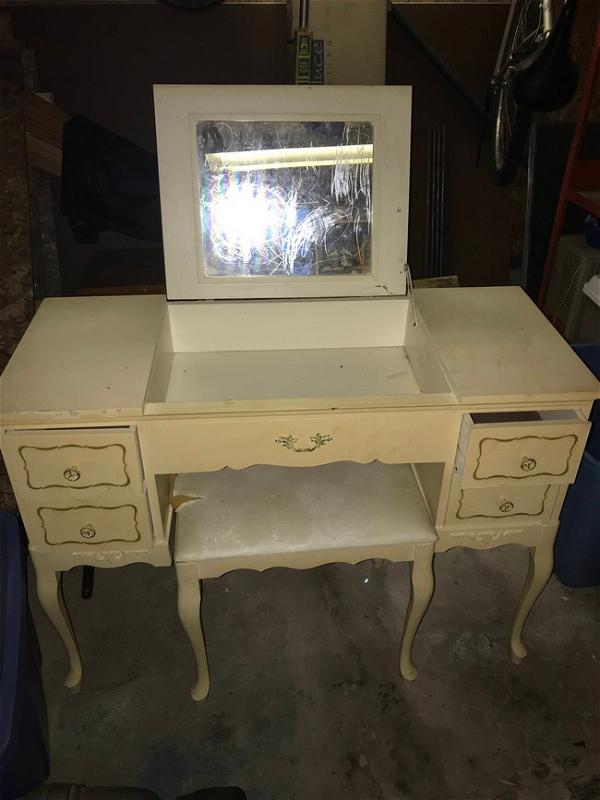 DIY Vanity Desk With Mirror Table