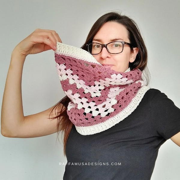 Granny Chevron Cowl