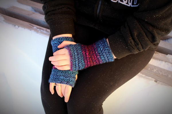 Ribbed Fingerless Gloves