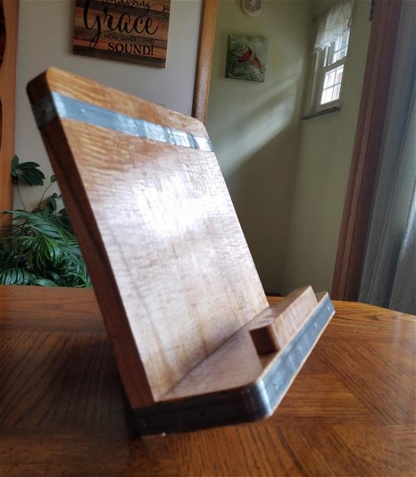 Simple recipe book Or Tablet holder