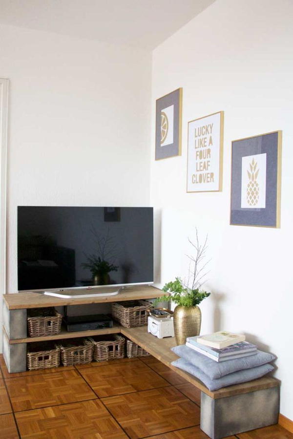 Sofia Clara’s DIY TV Stand