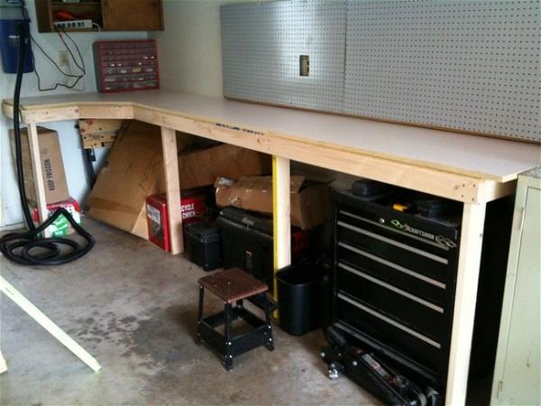 Cheap And Easy Garage Workbench