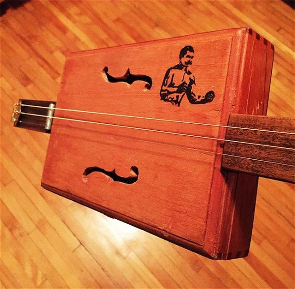 Cigar Box Guitar 1