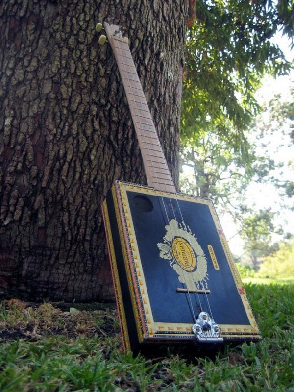 Cigar Box Guitar