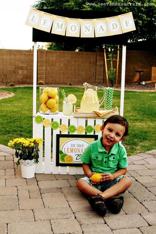 Crate Lemonade Stand 1