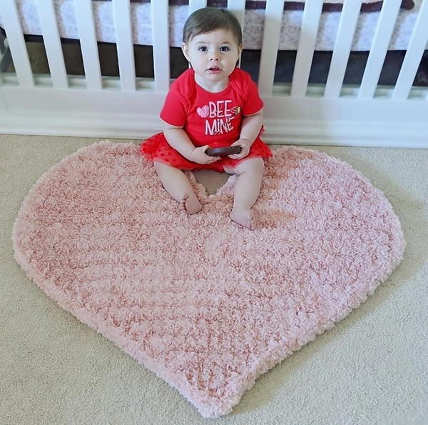 Crochet Faux Heart Rug