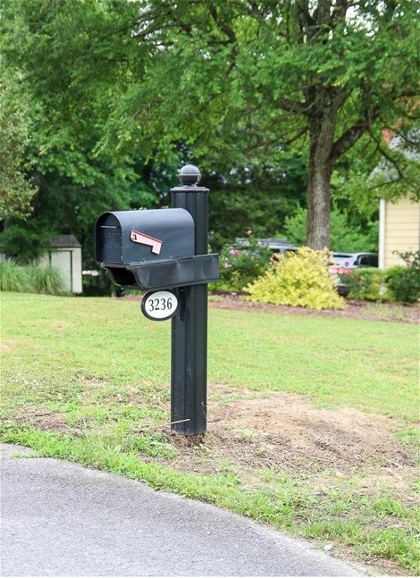 DIY Mailbox Makeover