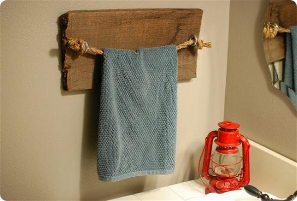 DIY Rustic Towel Bar