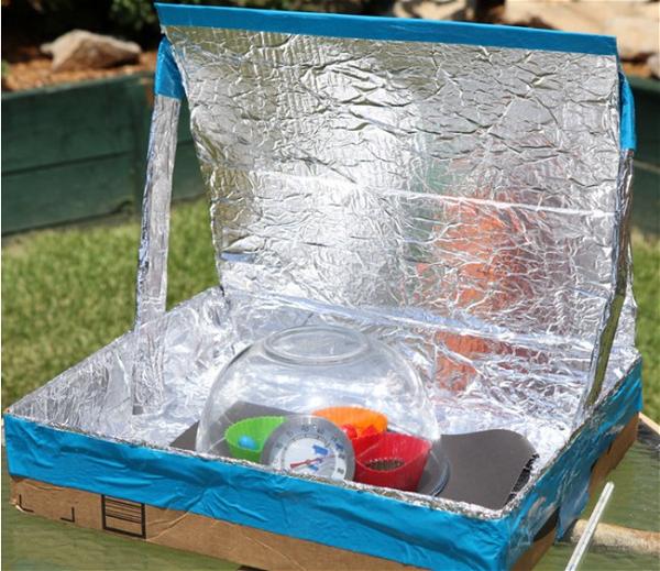 DIY Solar Oven From A Repurposed Cardboard Box