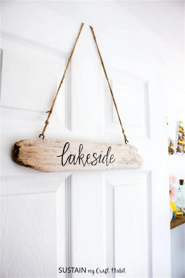 How To Make A Hand Lettered DIY Driftwood Sign