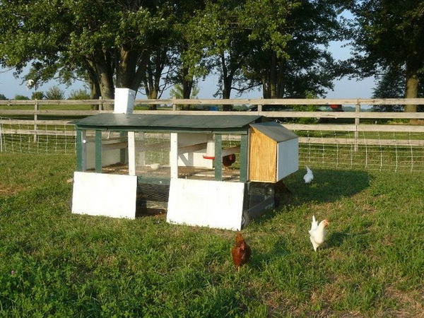 Large Tractor Coop