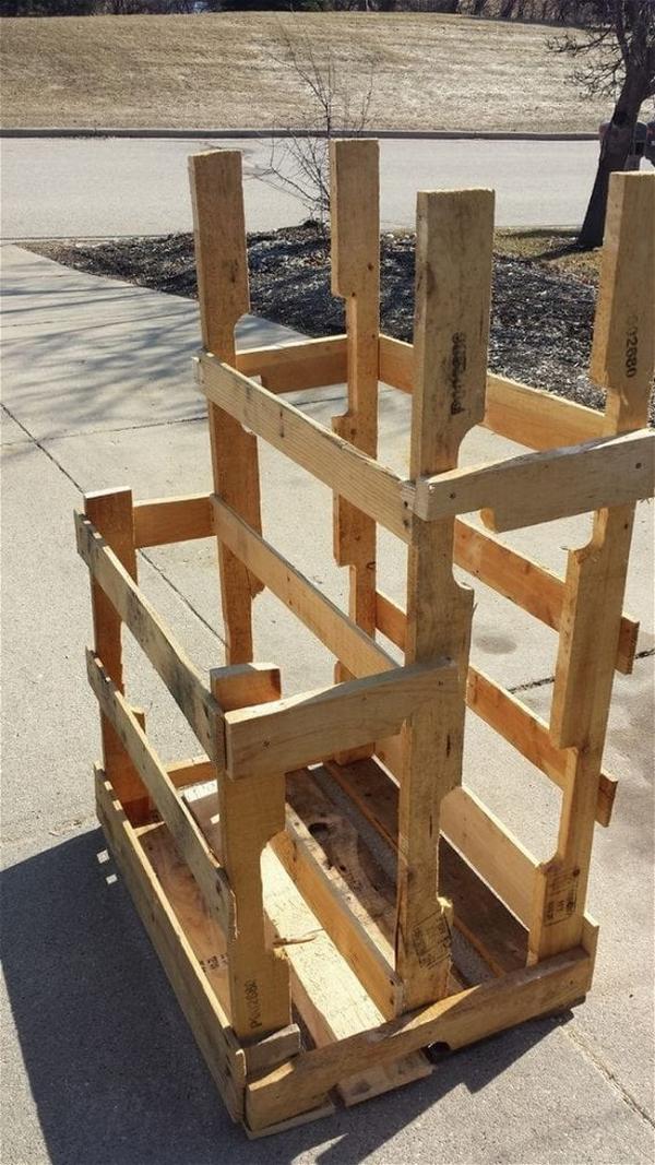 Pallet-and-Loose Lumber Enclosure Tower