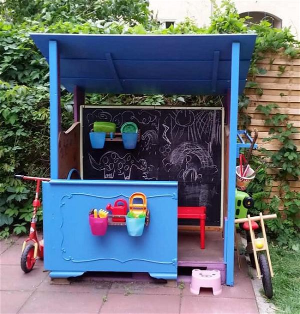 The DIY Upcycled Scrap & Pallet Wood Playhouse Plan
