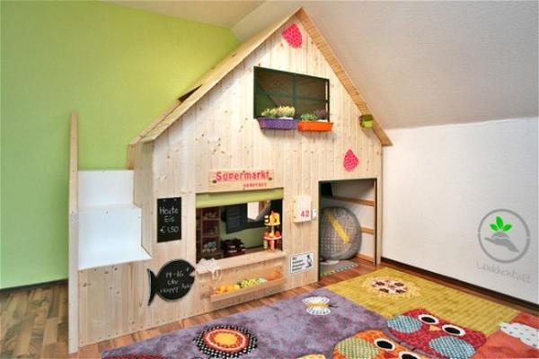 The DIY Wooden Raspberry Lounge Plan