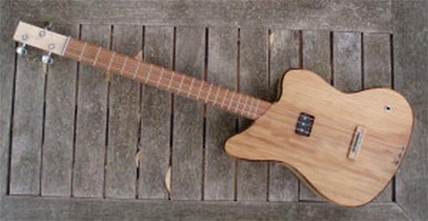 Three-string Custom Box Guitar