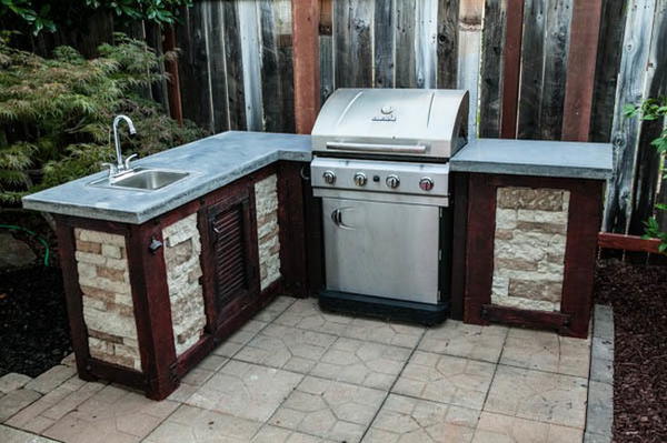 Building Outdoor Kitchen