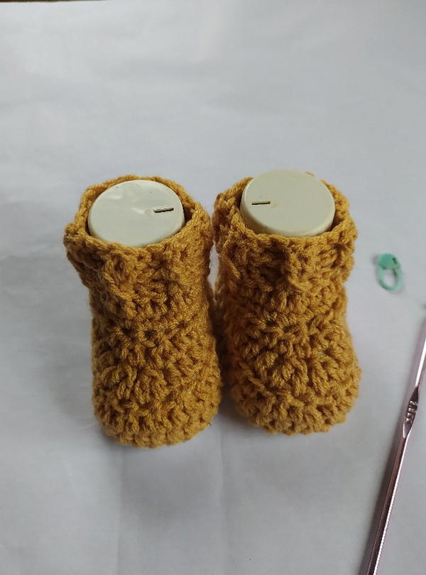 Cable Baby Booties