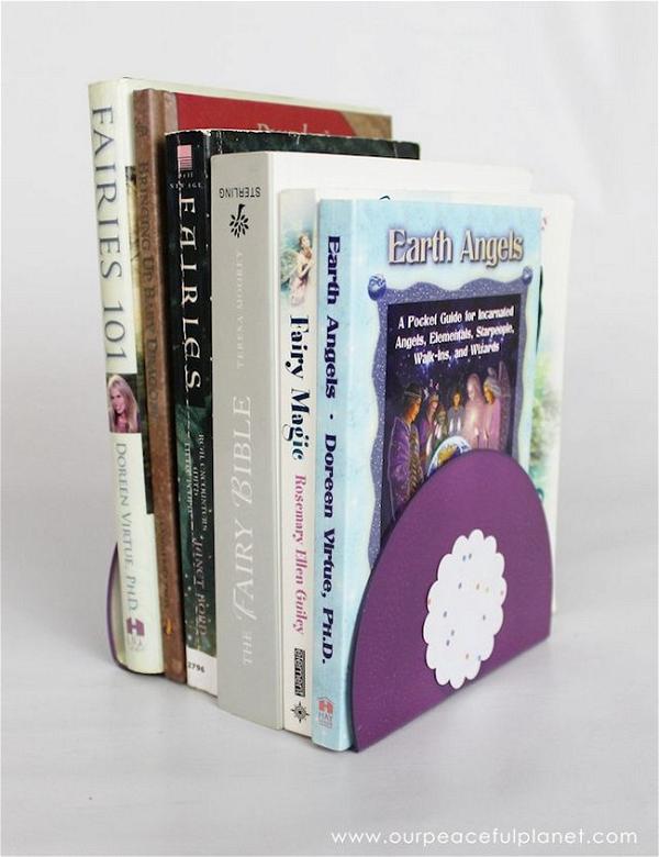 DIY Bookends From CDs
