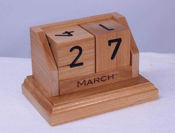 DIY Calendar With Wood