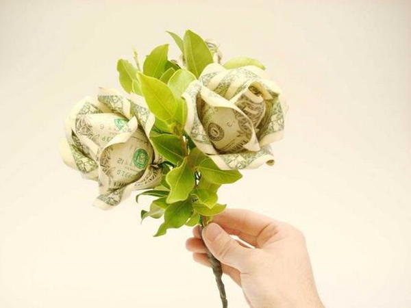 DIY Dollar Bill Flower Bouquet