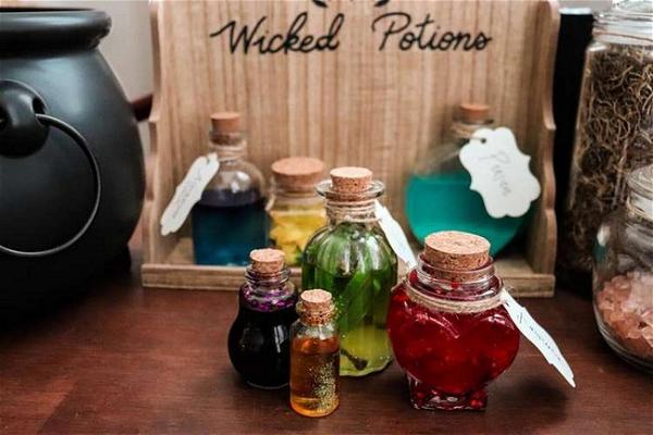 DIY Harry Potter Potion Bottles