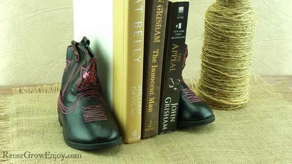 DIY Kids Boot Bookends