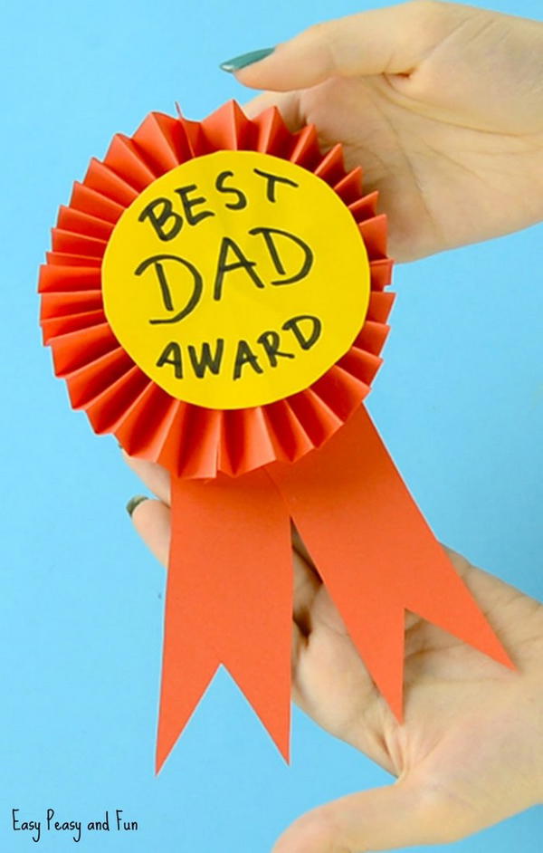 DIY Paper Award Ribbon Father’s Day Craft