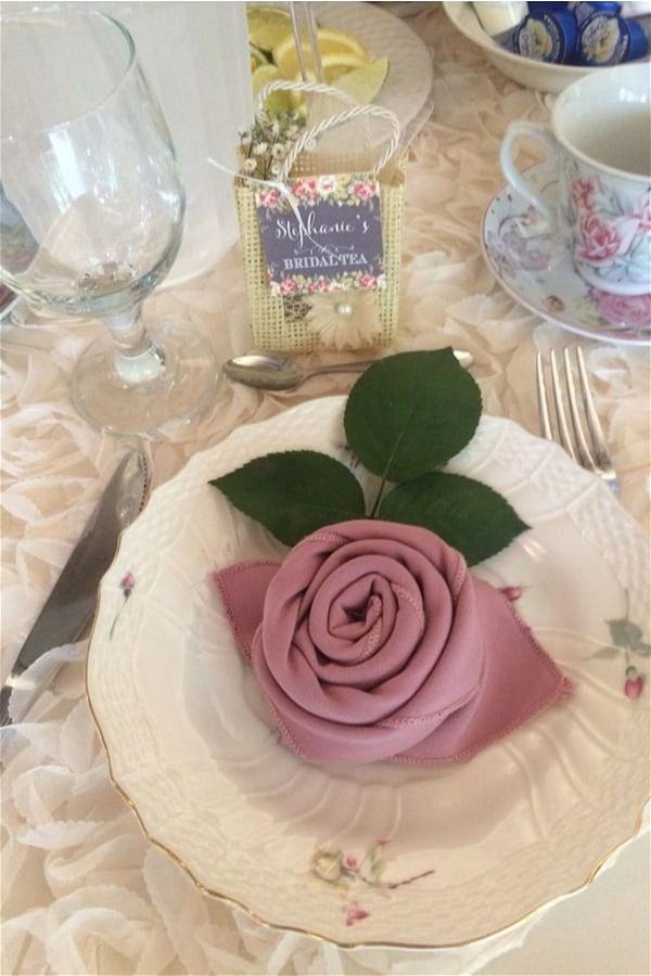 DIY Rosebud Napkin