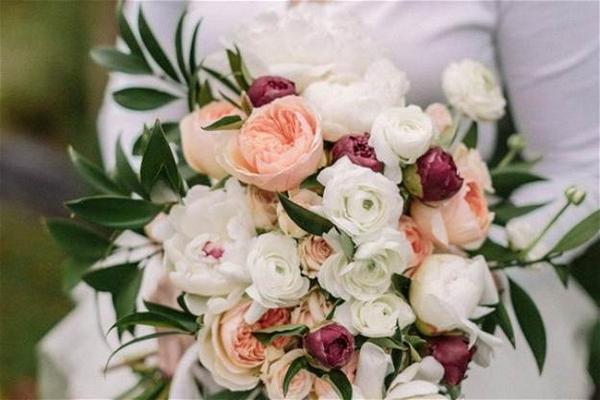How To Make A DIY Wedding Bouquet
