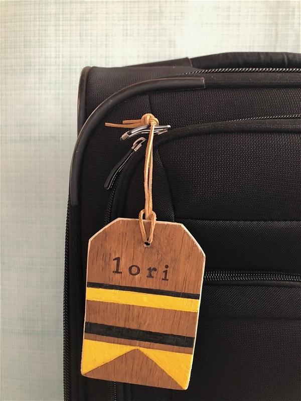 How to Make Rustic Wooden DIY Luggage Tags
