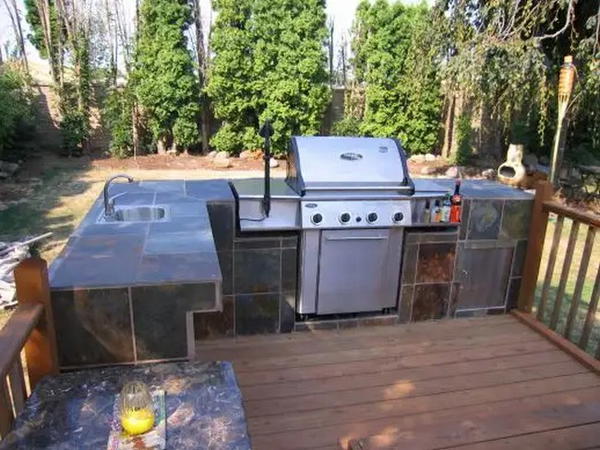 Outdoor Kitchen And BBQ Island