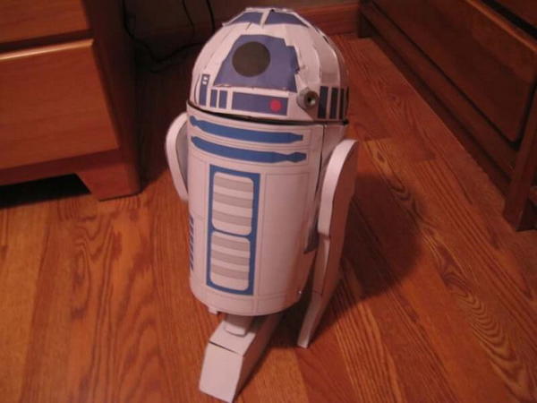 R2-d2 Themed Trash Can