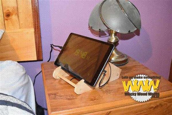 DIY Wooden Tablet Stand 1