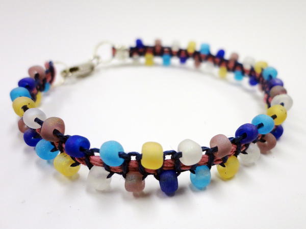 Dual colour beaded hemp bracelet