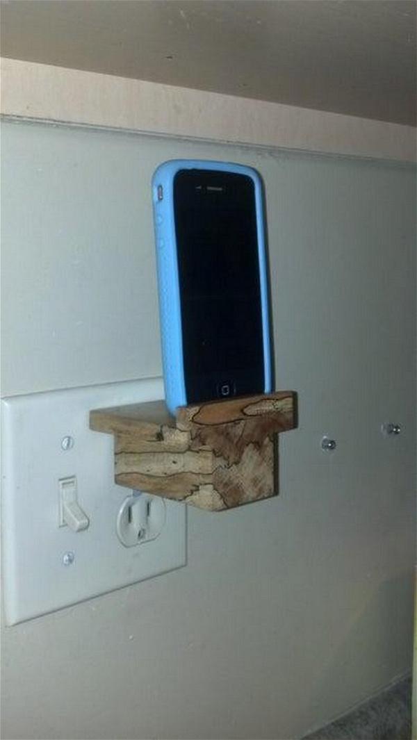 Simple iPhone Dock