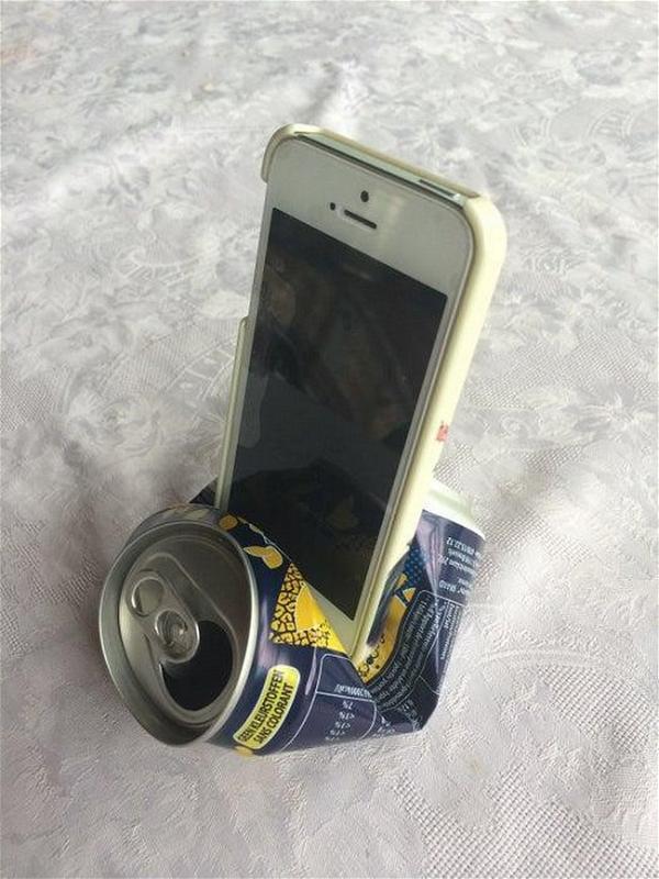 Soda Can iPhone Stand DIY