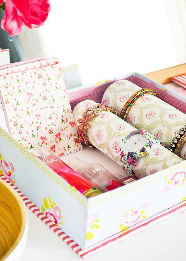 DIY Bracelet Storage Box