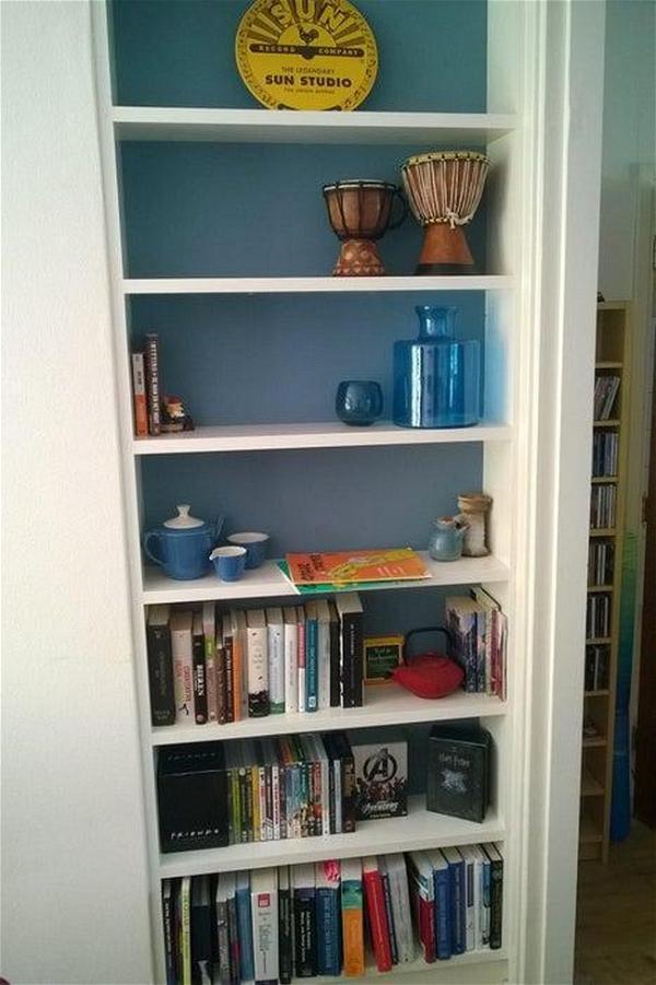 DIY Built In Bookshelf