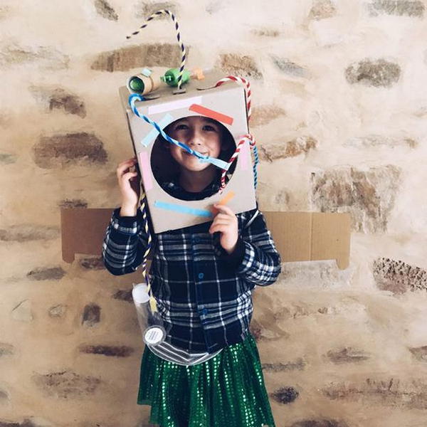 DIY Cardboard Space Helmet