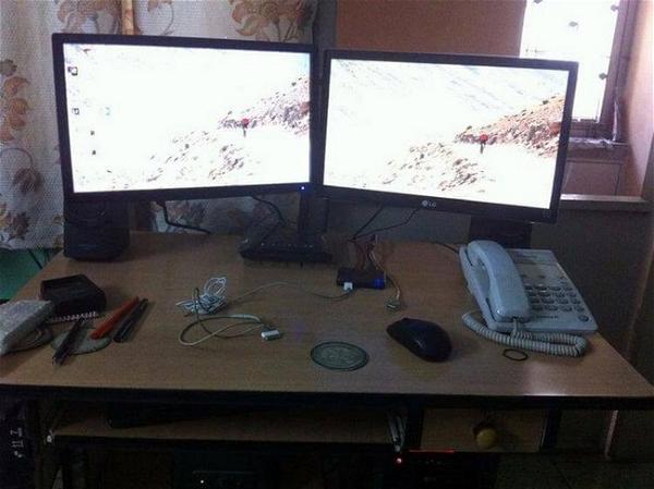 DIY Dual Screen Monitor Stand