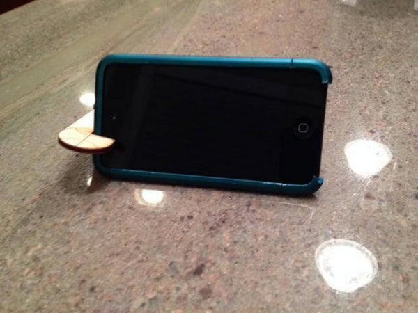 DIY Portable Phone Stand