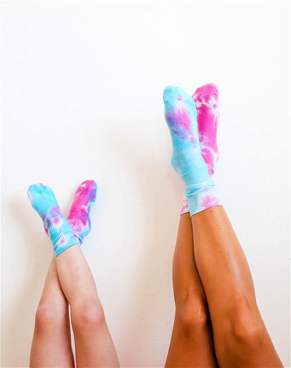 DIY Tie-Dye Socks
