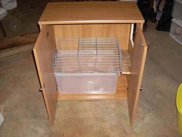 Hide-in-plain-sight Cat Litter box DIY