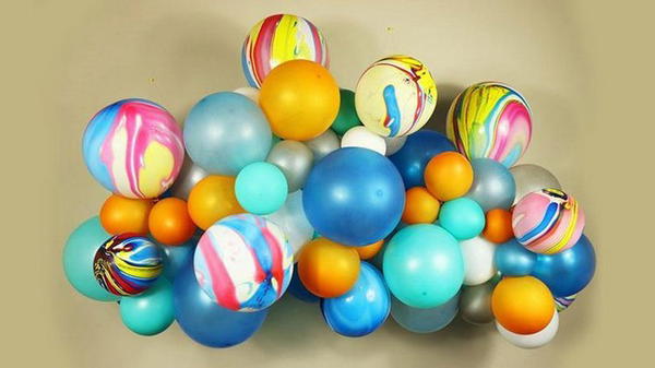 DIY Balloon Garland 2